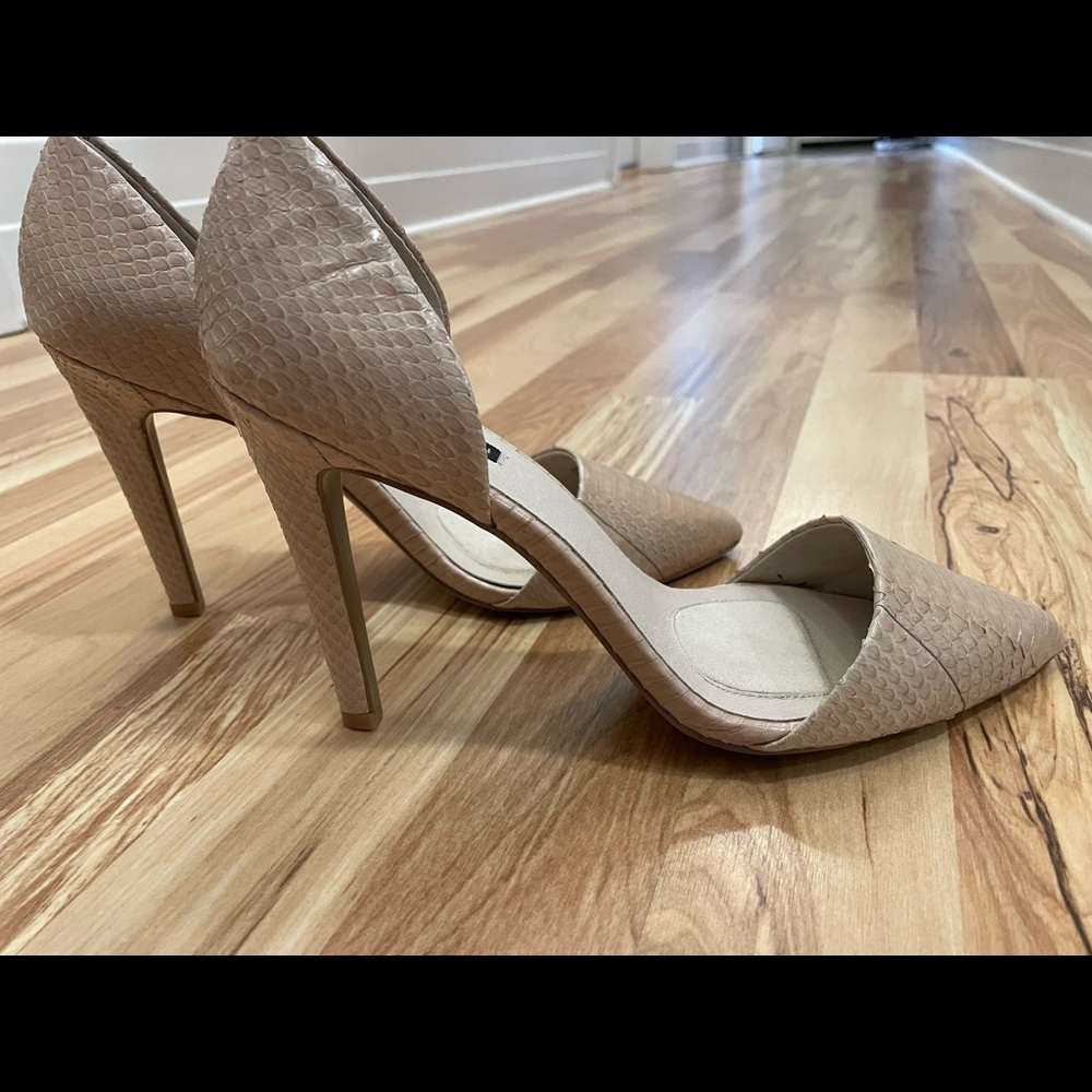 Ava & Aiden. High heels. Beige. Size 8.5